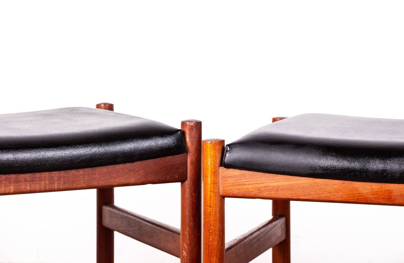4 Tabourets Danois en teck et cuir noir modèle 40 par Hugo Farndsen 1960.