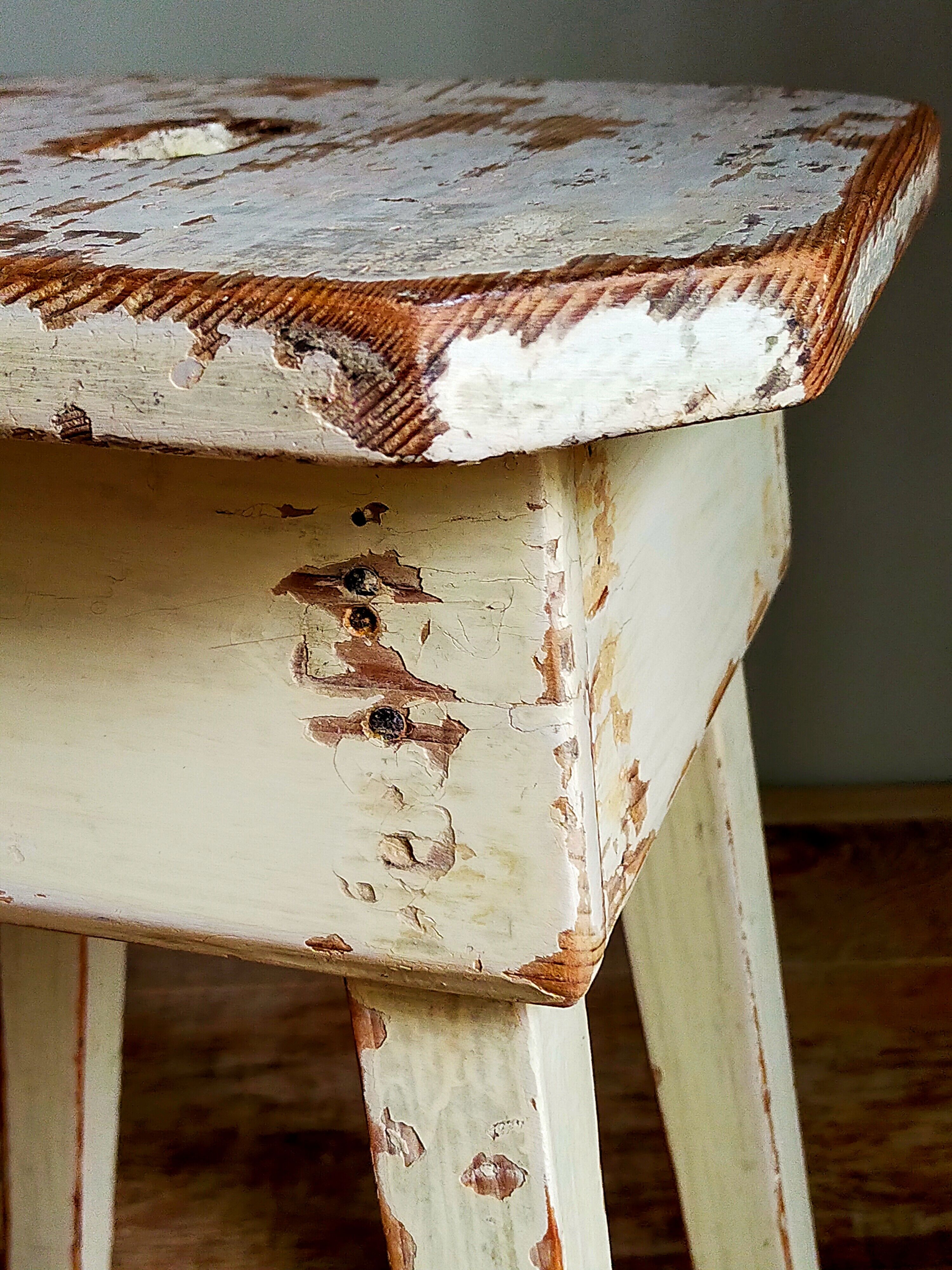 Workshop stool in antique patinated solid wood