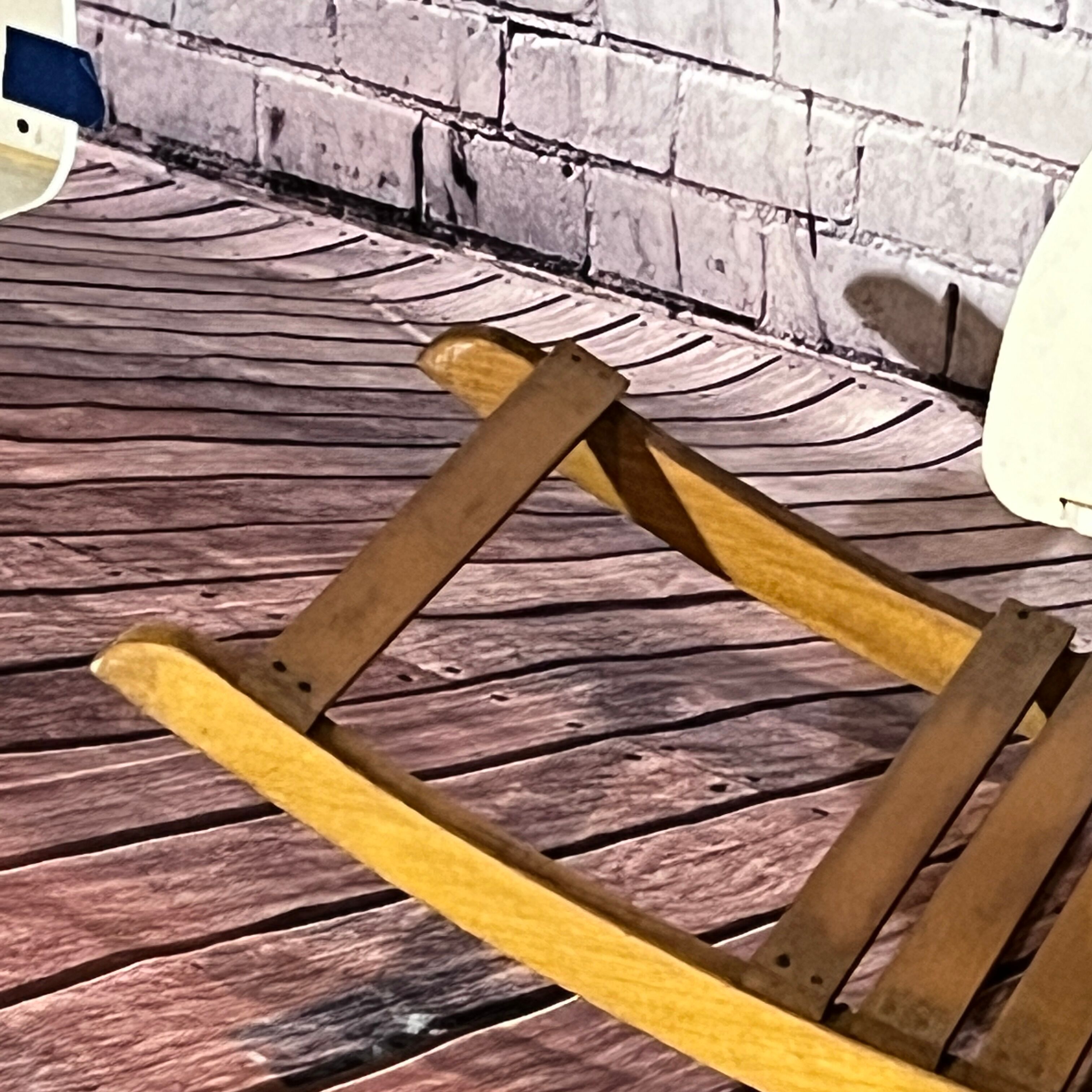 Cheval à bascule en bois