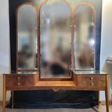 Venetian hairdresser with triptych mirror