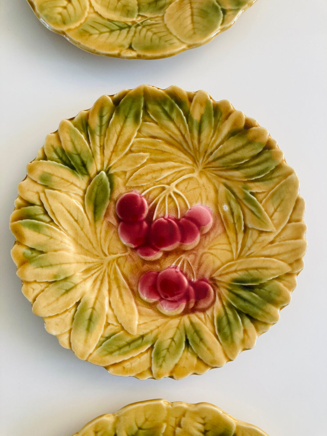 Barbotines: Ceramic dessert service from Sarreguemines.