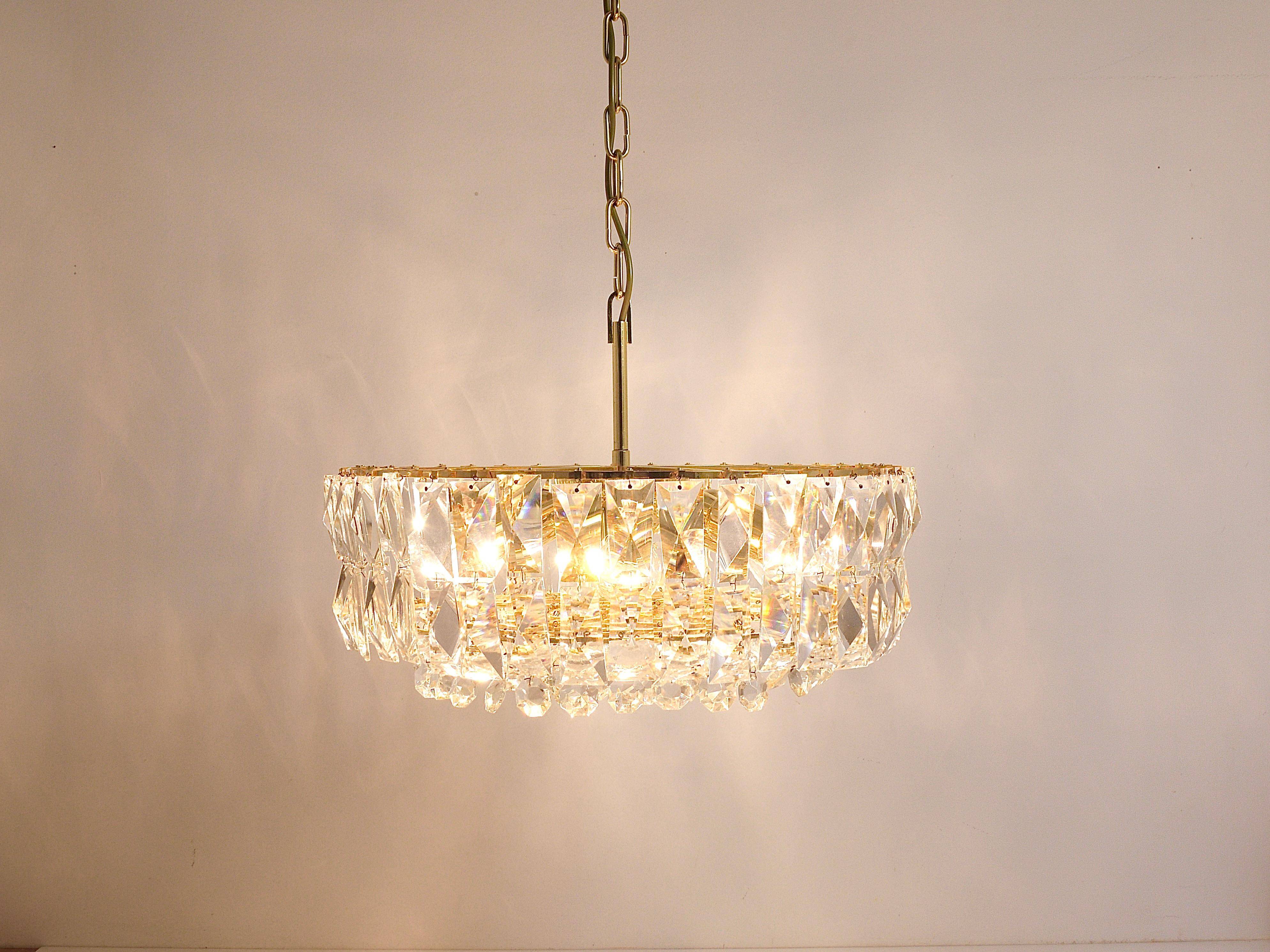 Bakalowits Vienna Grand Chandelier in Gilded Brass and Crystal Glass, Austria, 1970s