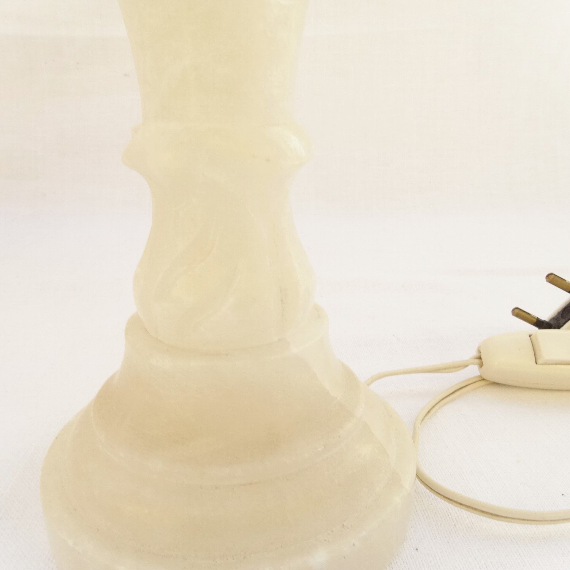 Pair of lamps  feet in white marble
