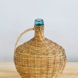 Viresa bottle in glass and wicker