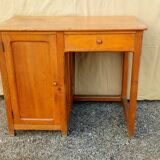 1940 in oak desk