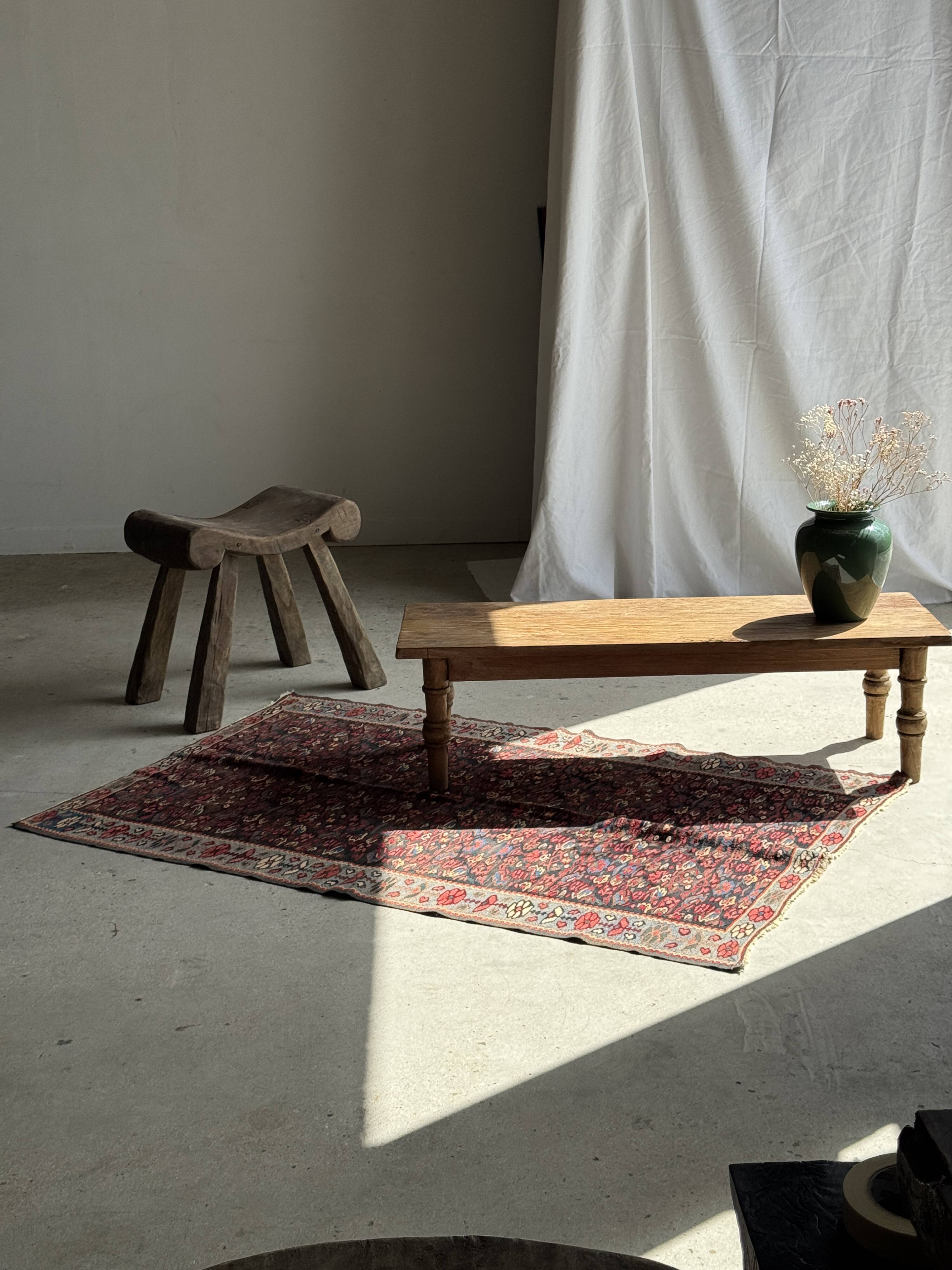 Four-legged stool in antique teak from Indonesia H 50 L 52