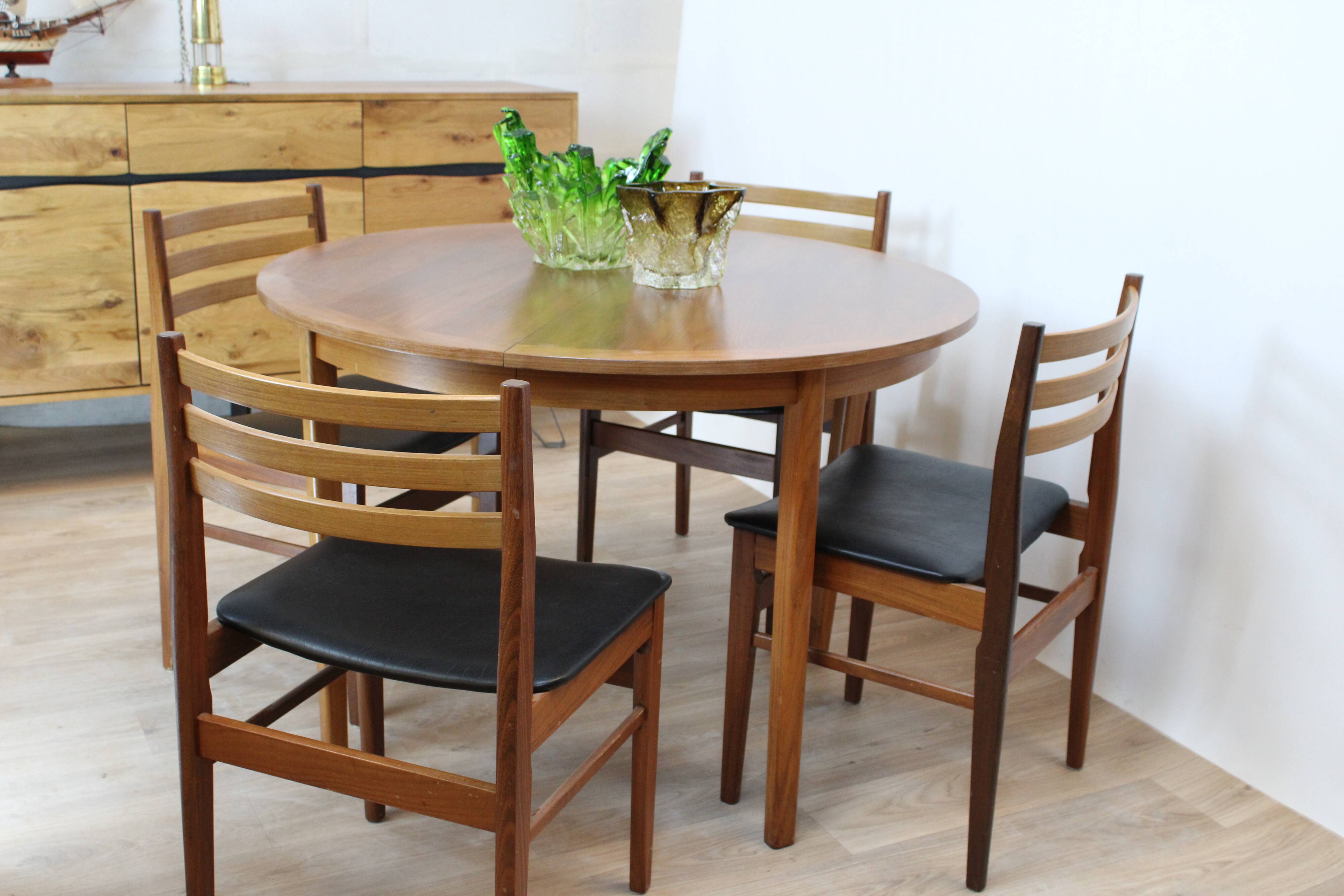 Vintage round teak dining table 4 feet diameter 110 cm Denmark
