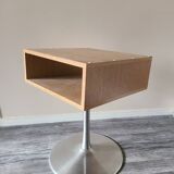 Tulip-shaped console table
