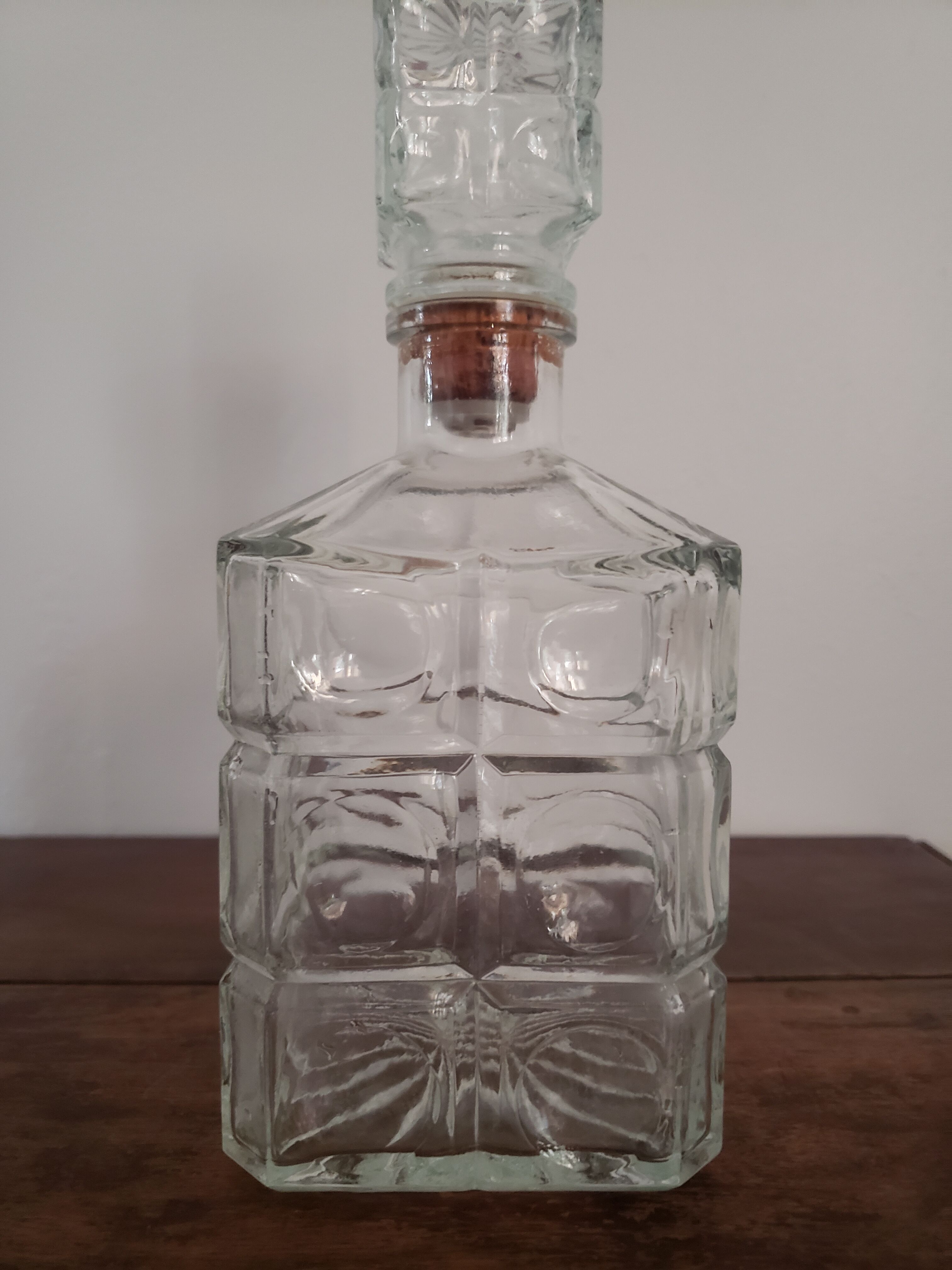 Whiskey decanter
