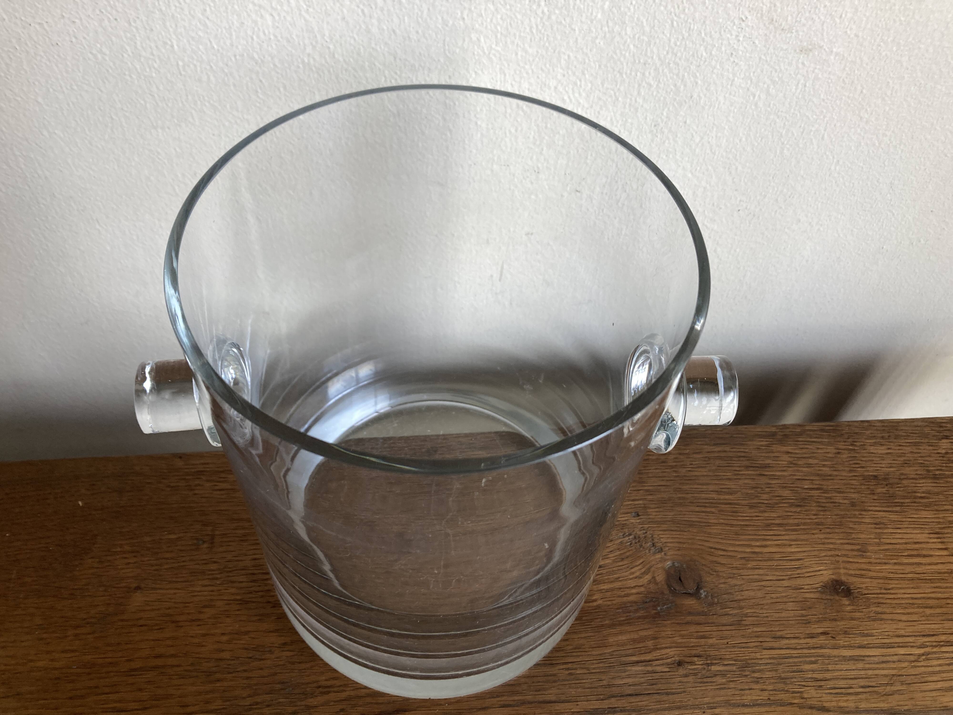 Modernist crystal vase ringing 1970
