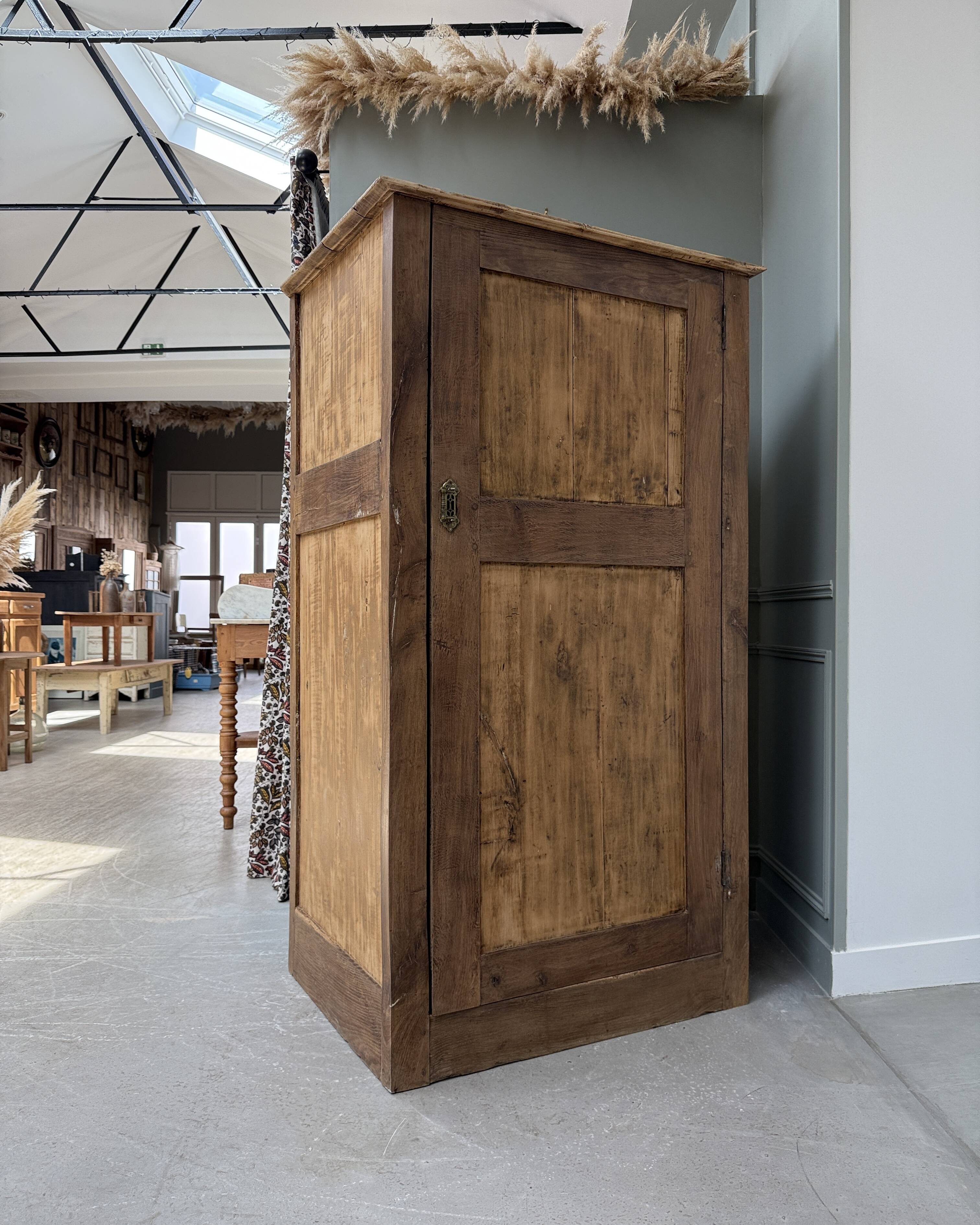 Old country bonnetière (renovated)