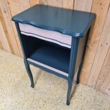 Table de nuit, un tiroir, une niche