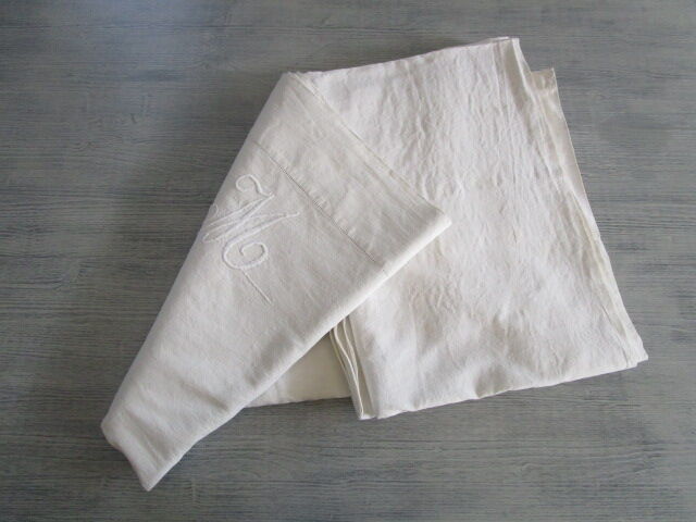 Old monogrammed sheet:330x225cm