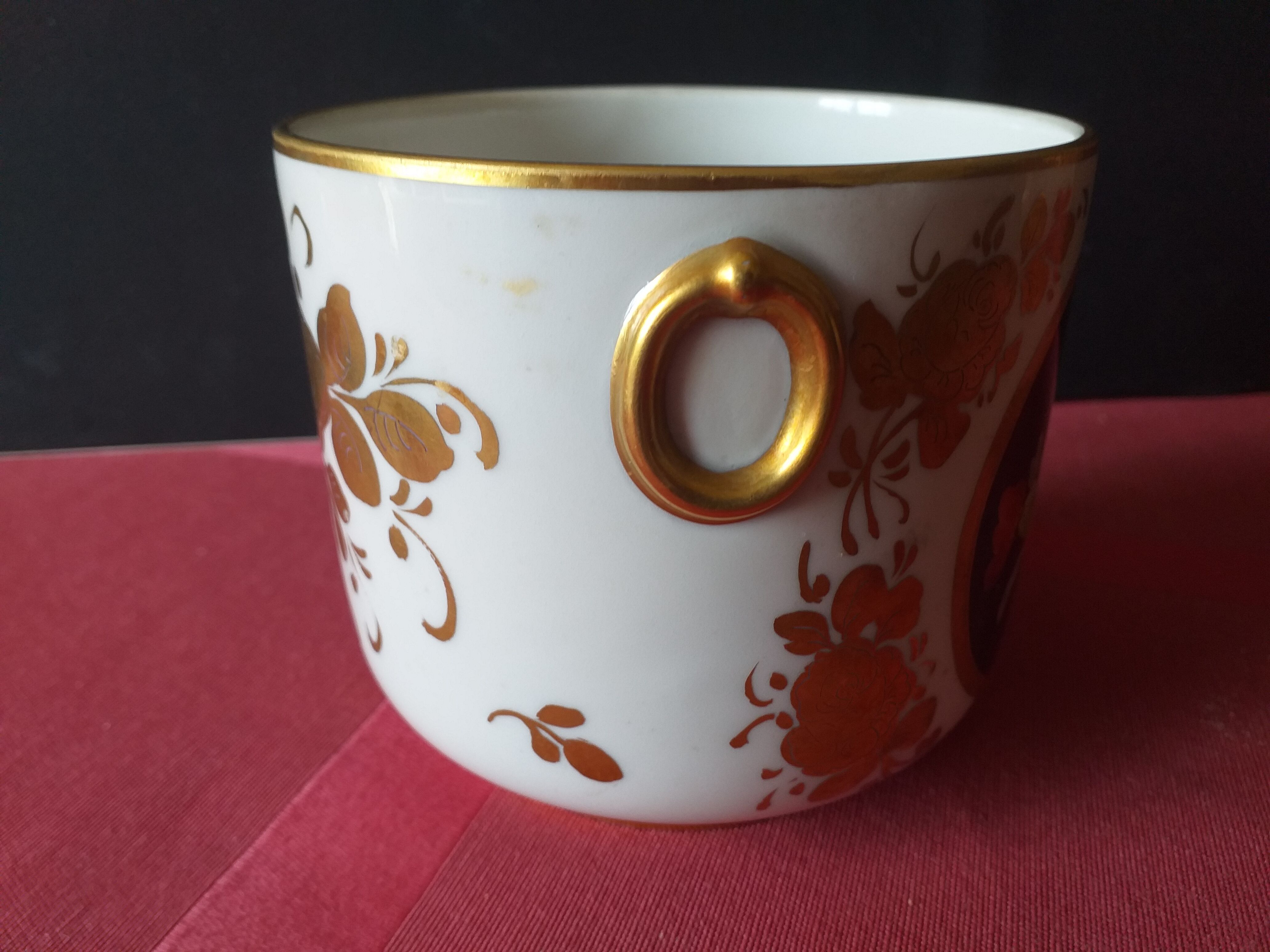 Porcelain planter decorates Paris polychrome flowers or Mehun Albert Pillivuyt