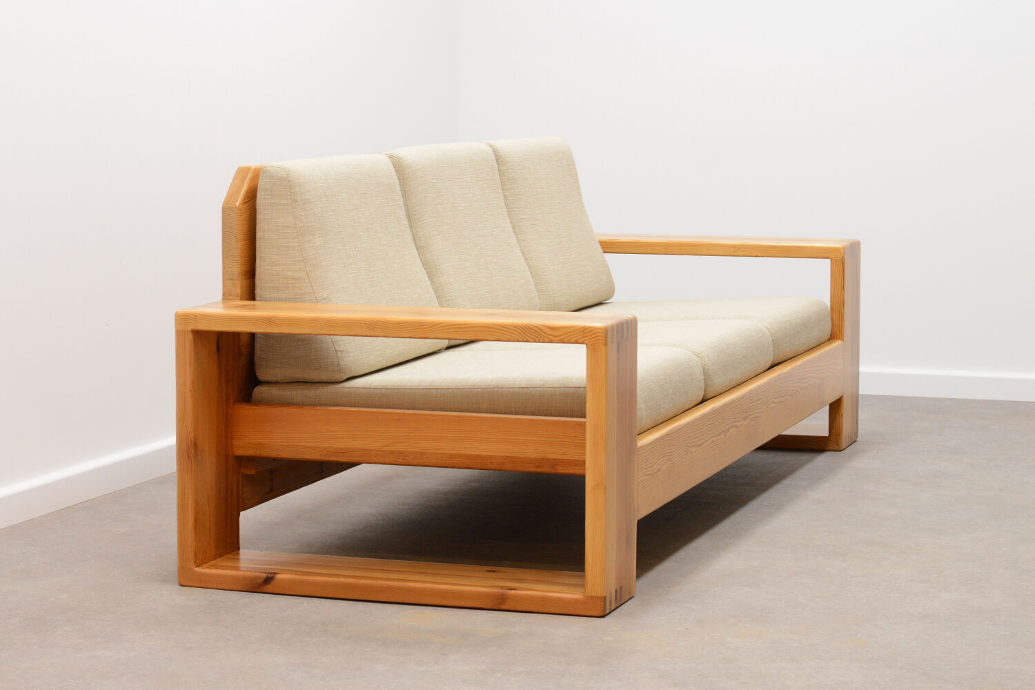 Pine 3 seater sofa by Ate van Apeldoorn for Houtwerk Hattem.