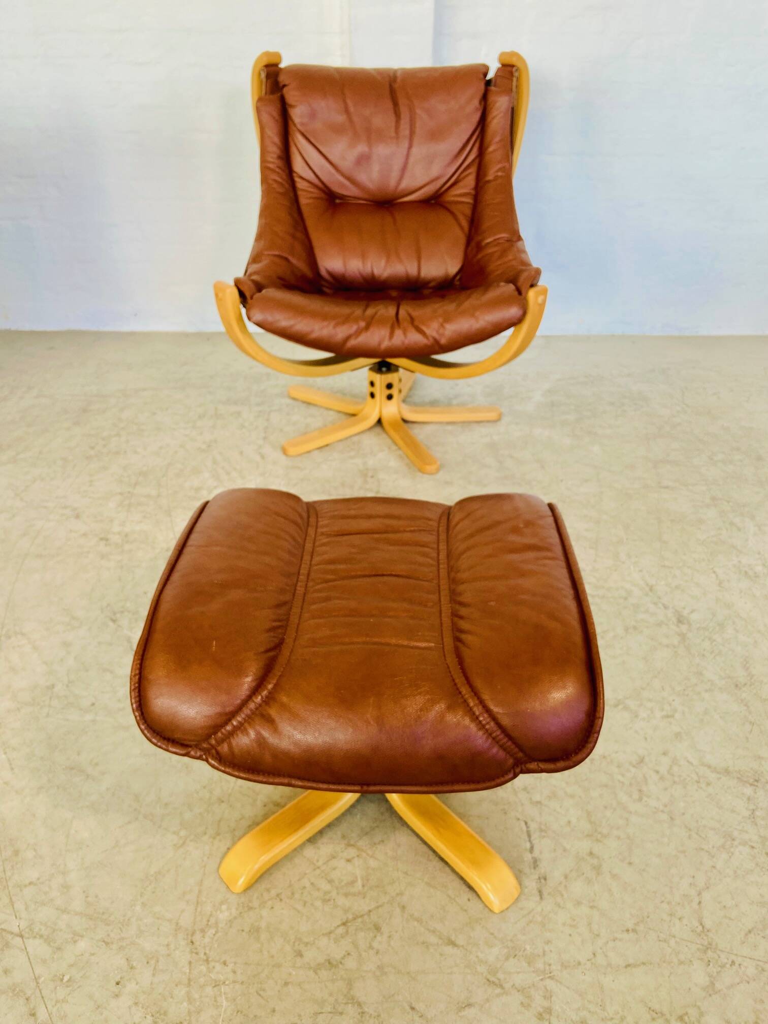 Vintage retro Danish mid-century Skippers cognac leather lounge chair