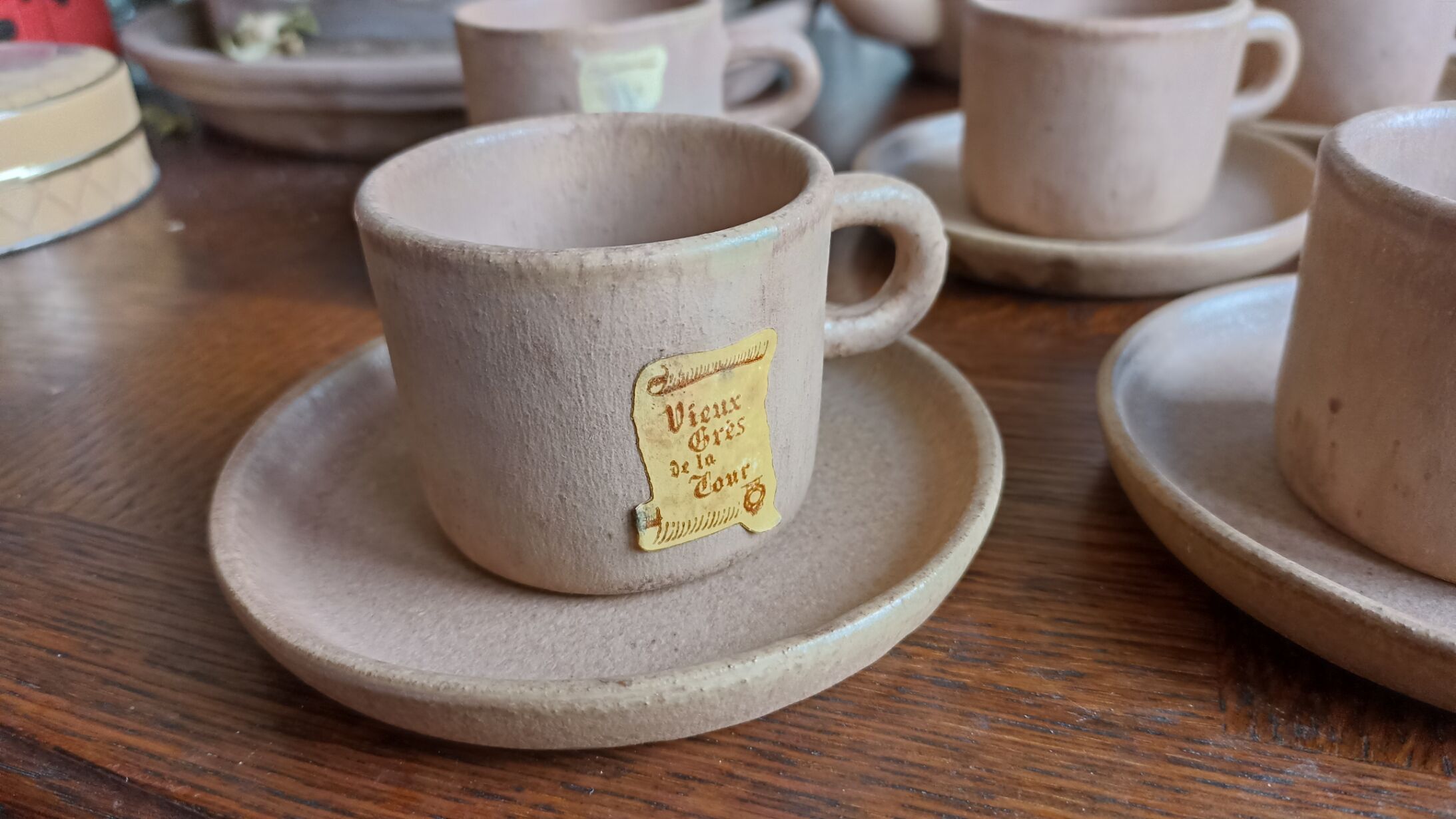 12-cup service with saucers and a pourer - Vieux grès de la Tour