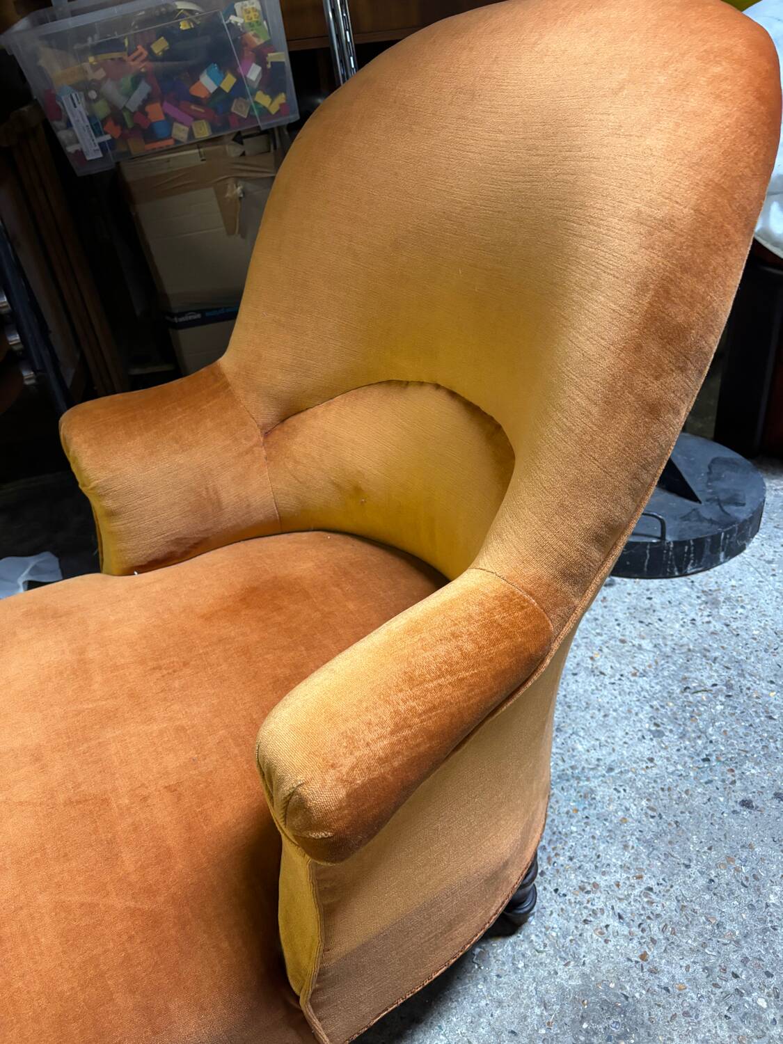 Antique velvet chaise longue