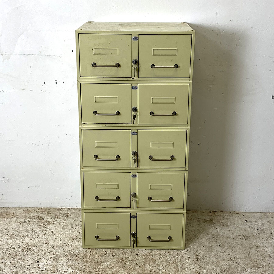 Set of 5 medical lockers