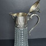 Pourer cut crystal decanter