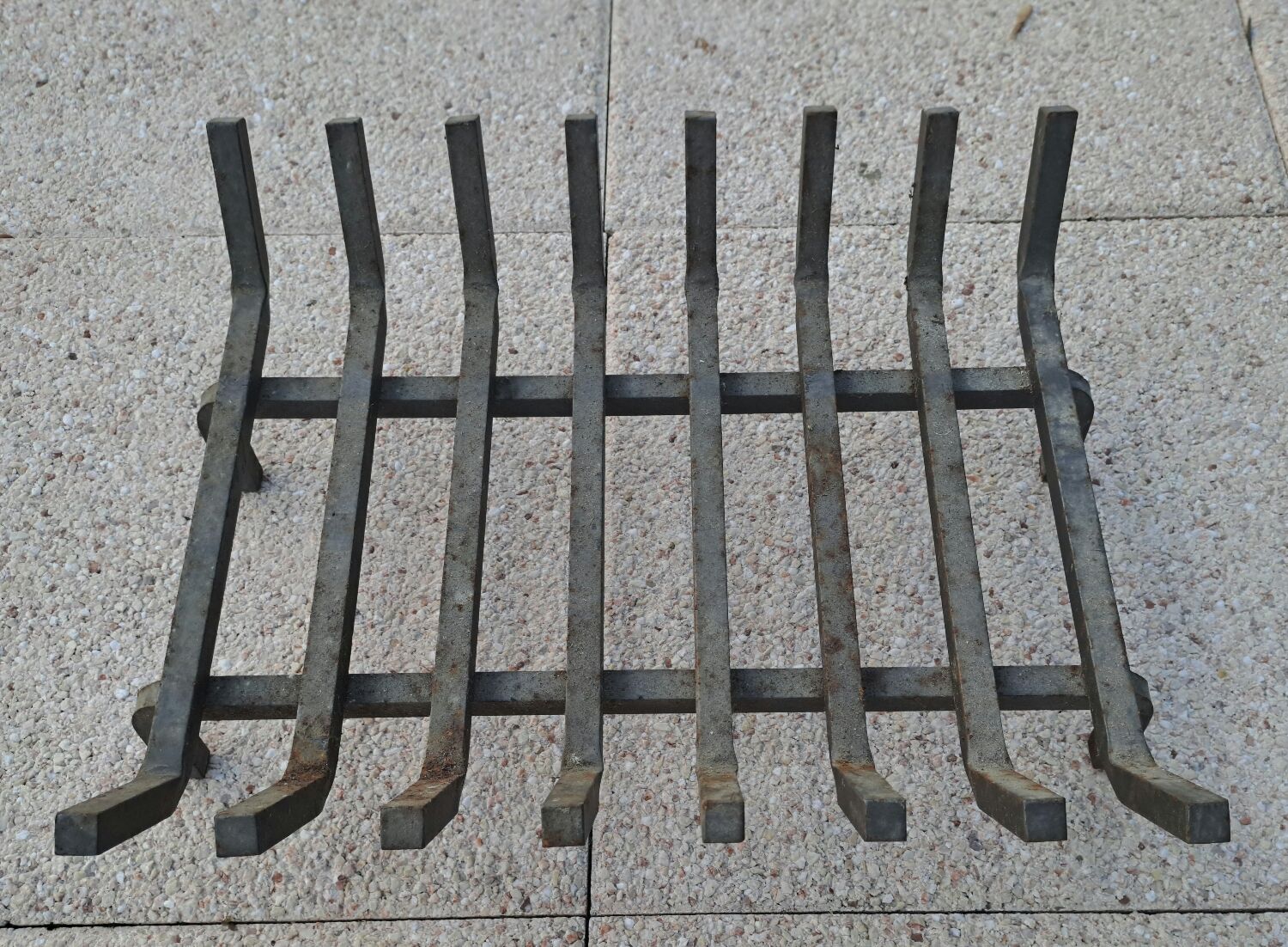 Cast iron log holder