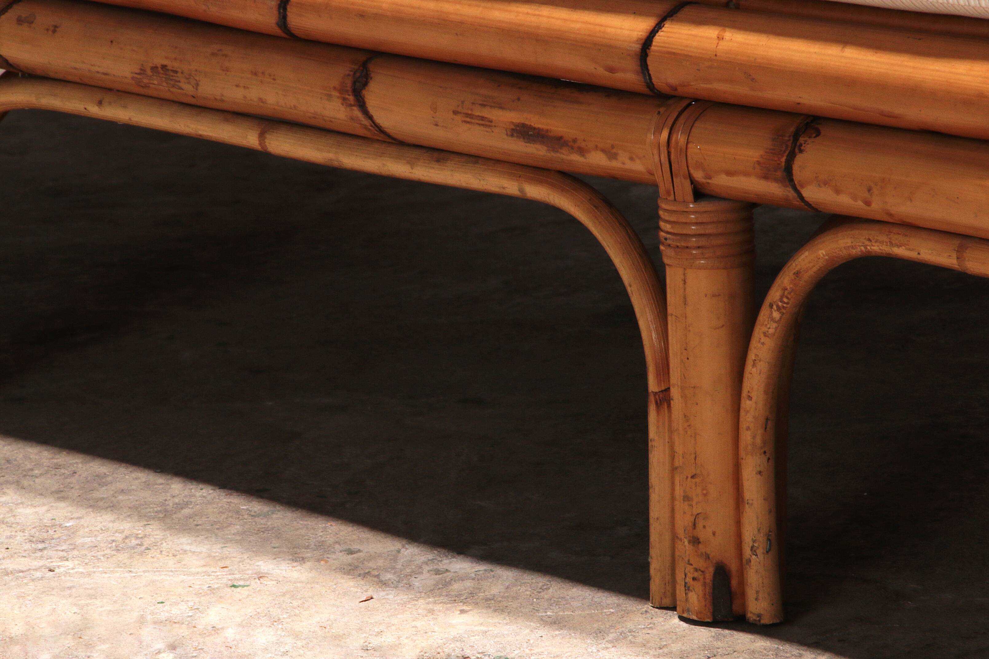 Canapé italien en bambou avec coussins, années 1970