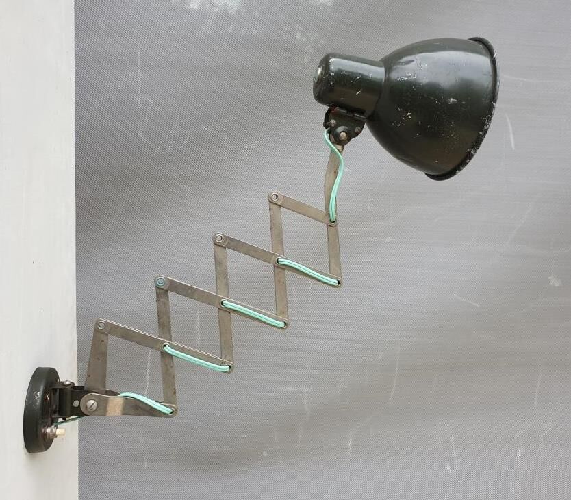 Accordion lamp 1950 push button on base