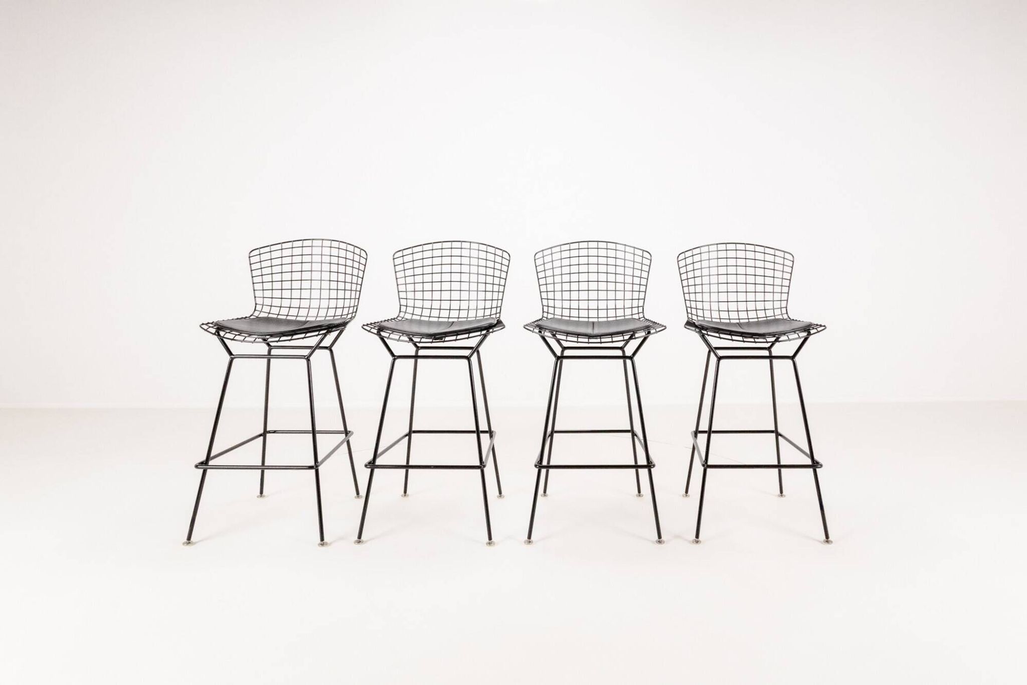 Set of 4 barstools by Harry Bertoia for Knoll, 1980