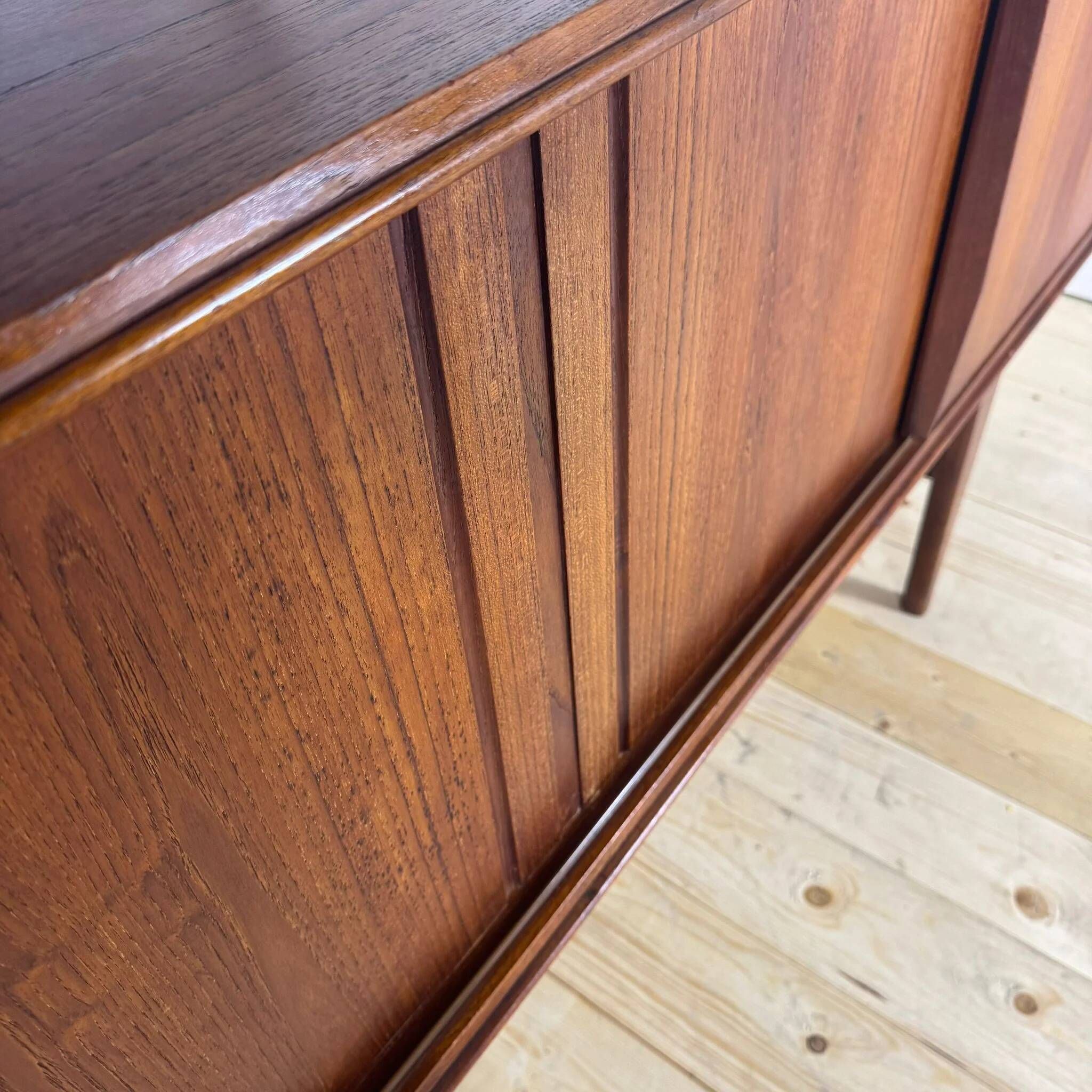 Vintage teak sideboard – Danish design 1960s, mid-century modern