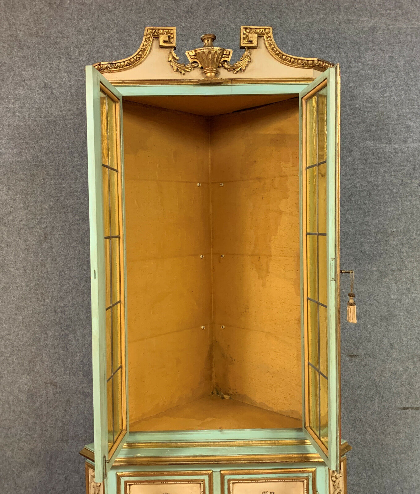 Venetian baroque notch in lacquered and gilded wood around 1900