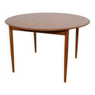 Mid-Century Teak Danish Round Dining Table, 1970s