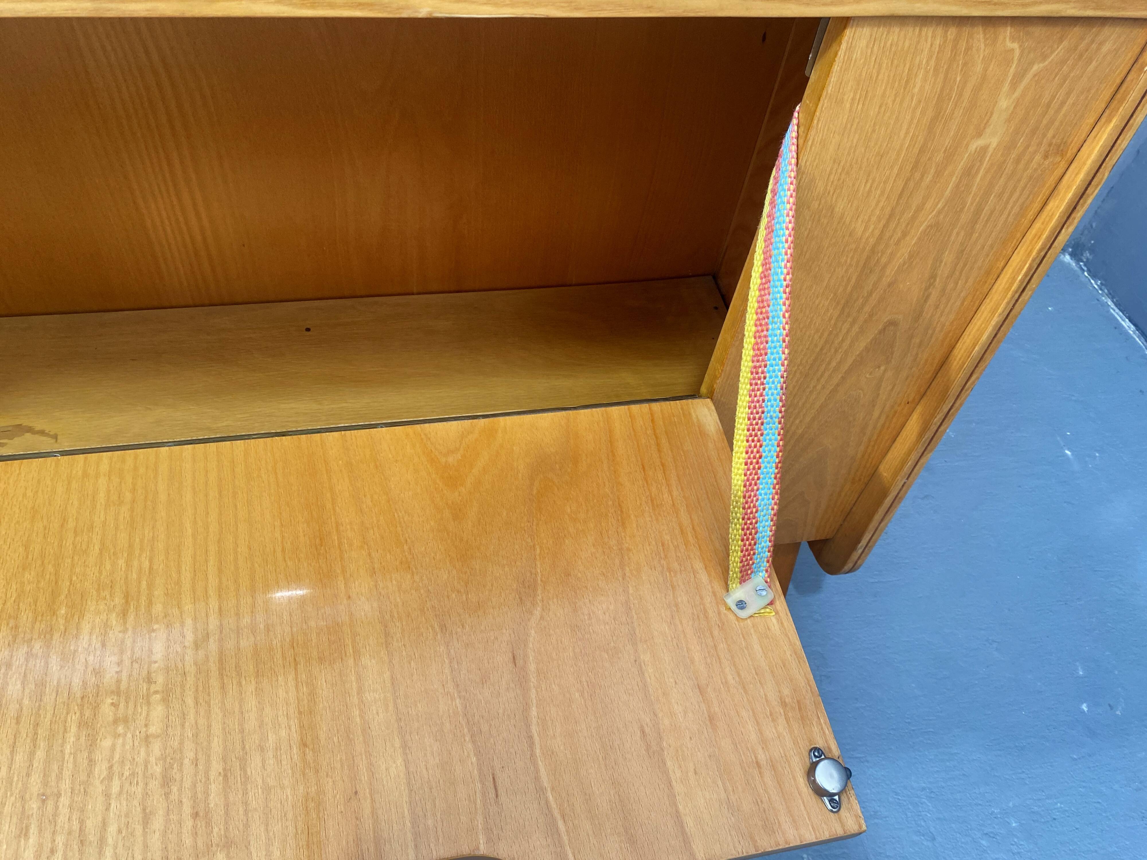 Commode vintage en bois de frêne par F.Jirák pour Tatra, 1960, Tchécoslovaquie