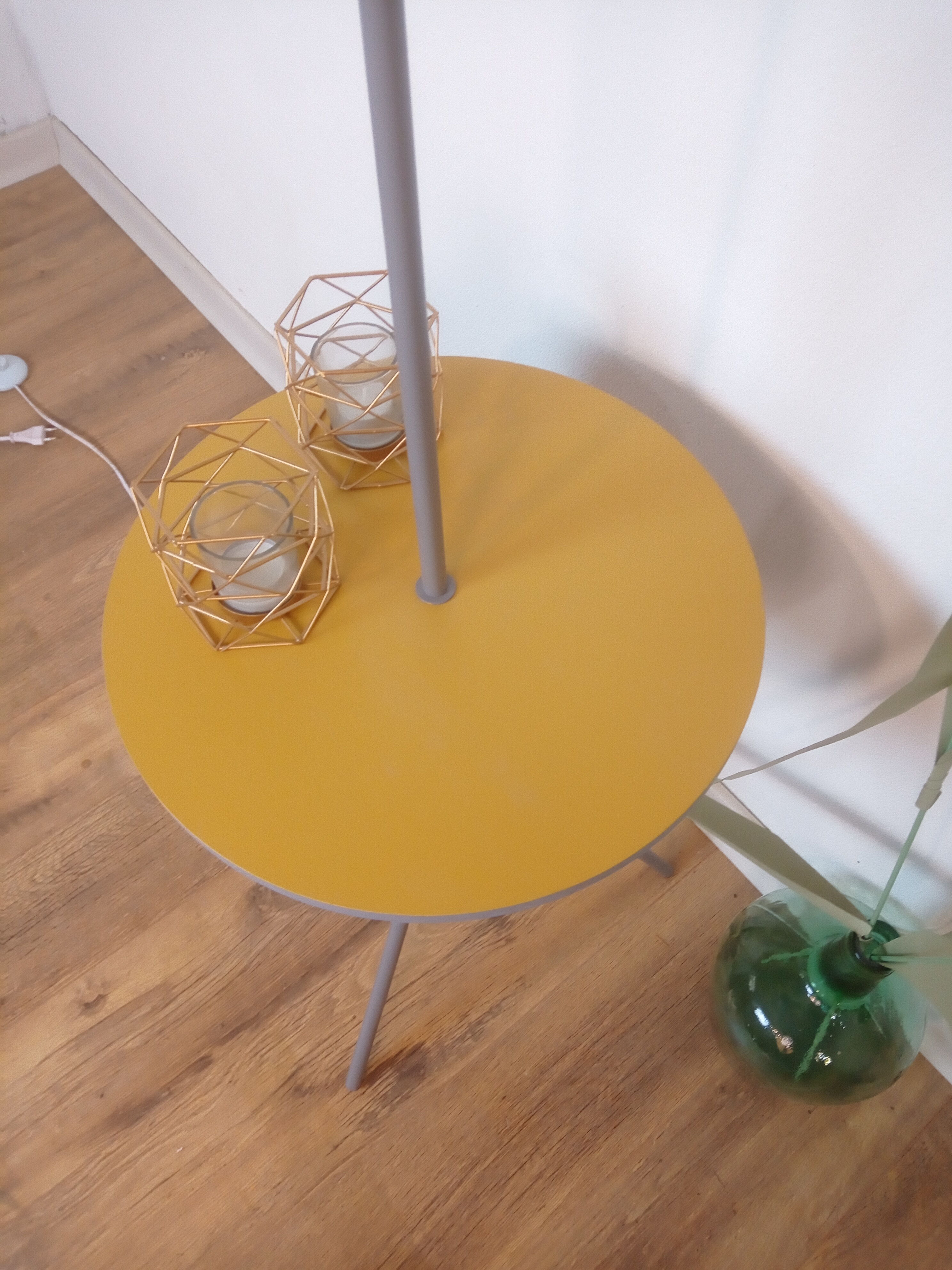 Vintage tripod lampfloor