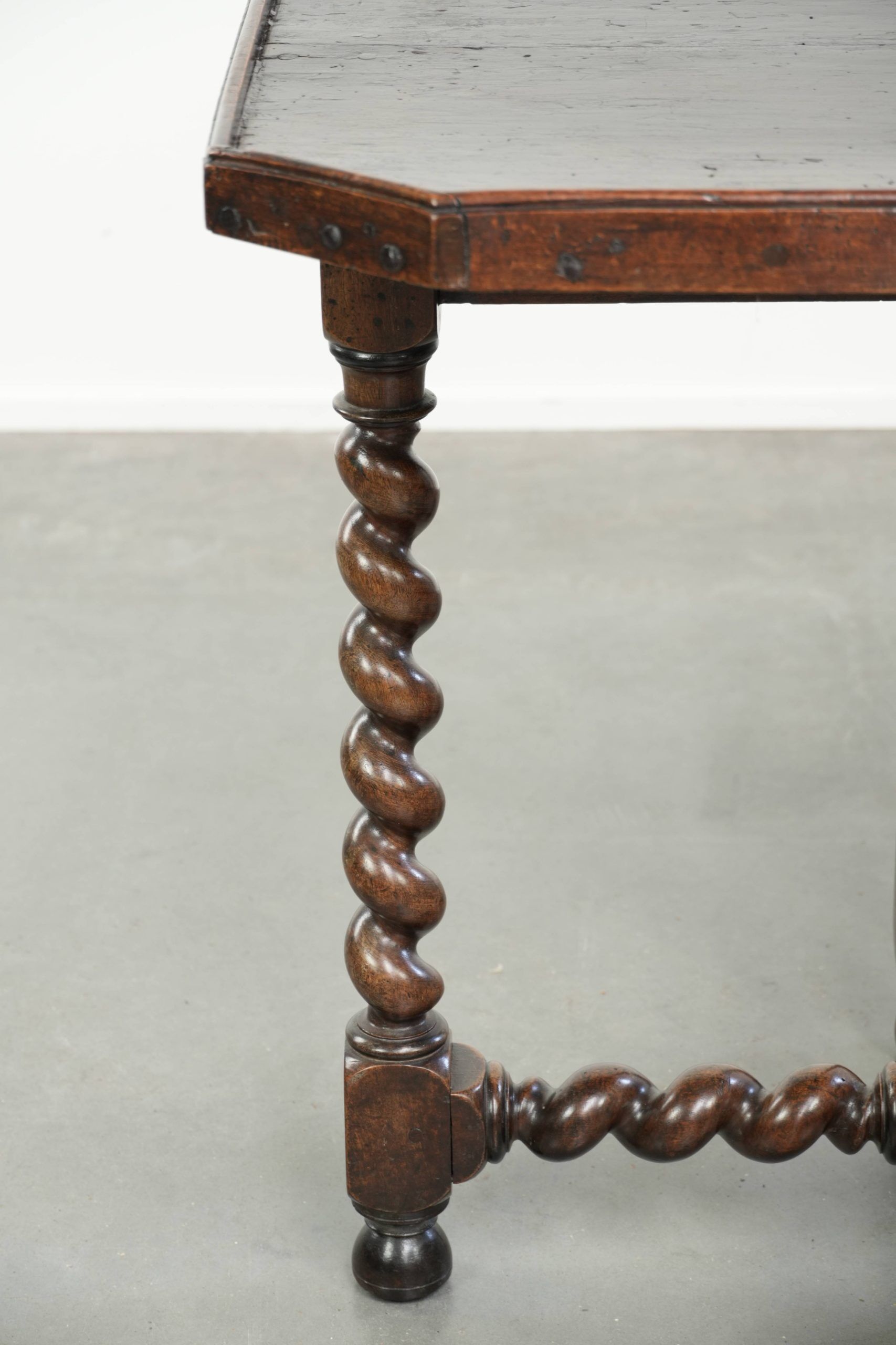 Antique English walnut side/center table with turned legs from around 1680