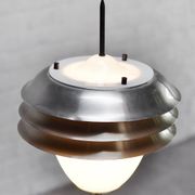 Lampe de table italienne en métal et verre opale, années 1960