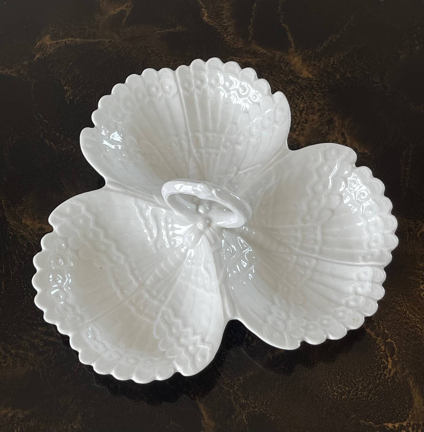 White earthenware plate