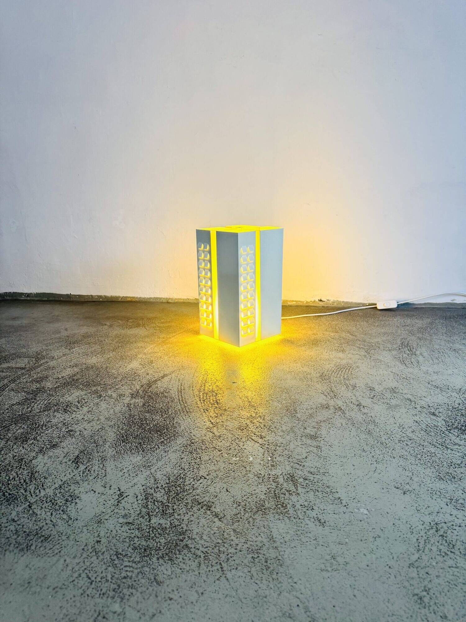 D-2055.14 Siësta Table Lamp By Maija Liisa Komulainen For Raak Amsterdam, The Netherlands 1970S