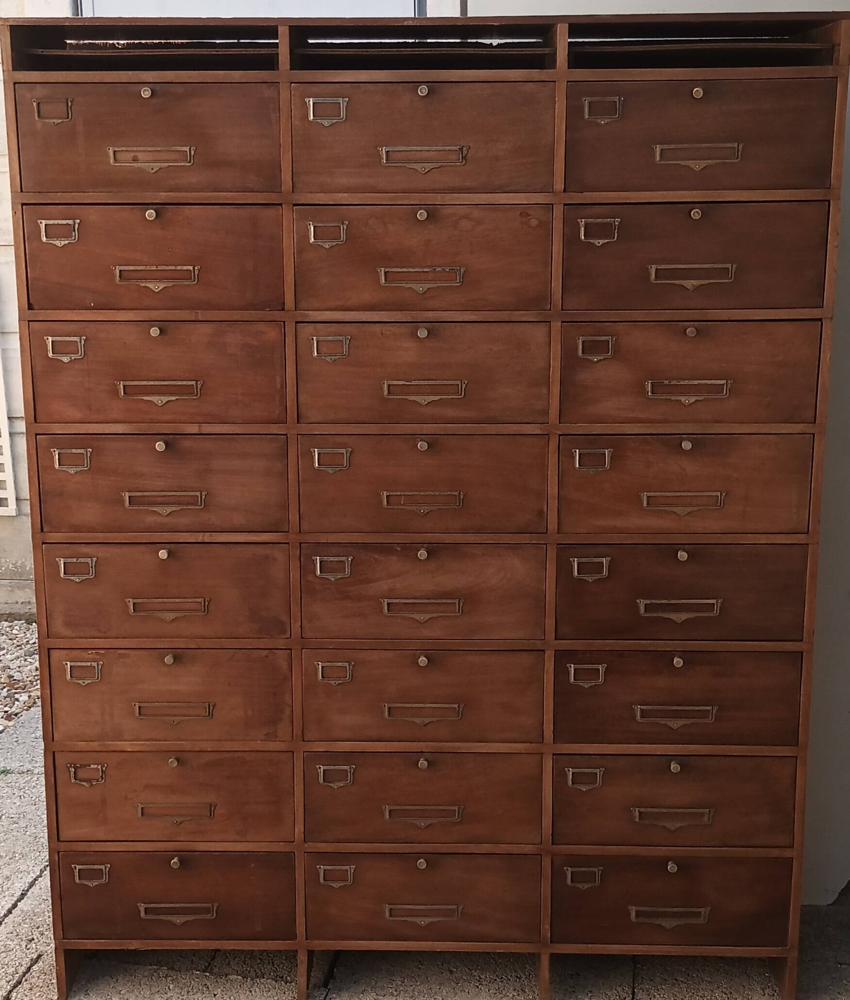 24-door trade furniture
