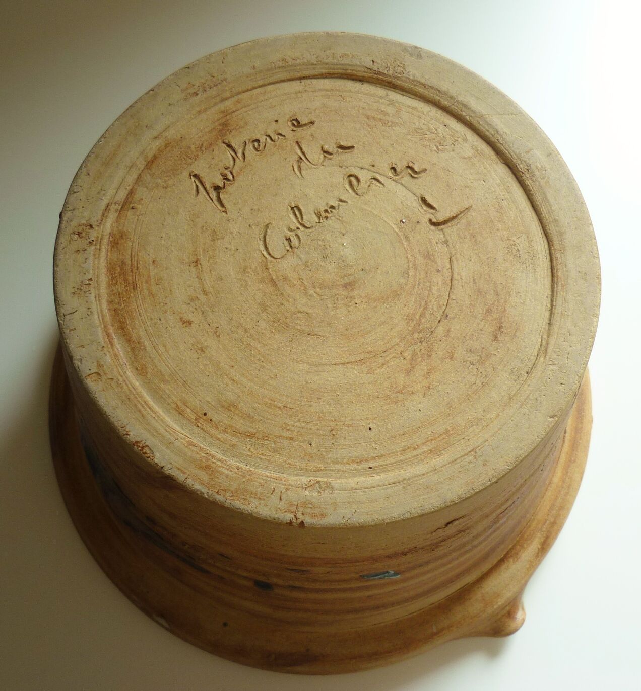 Ceramic "tachiste" flowerpot, signed La Poterie du colombier, the dove, 1970s