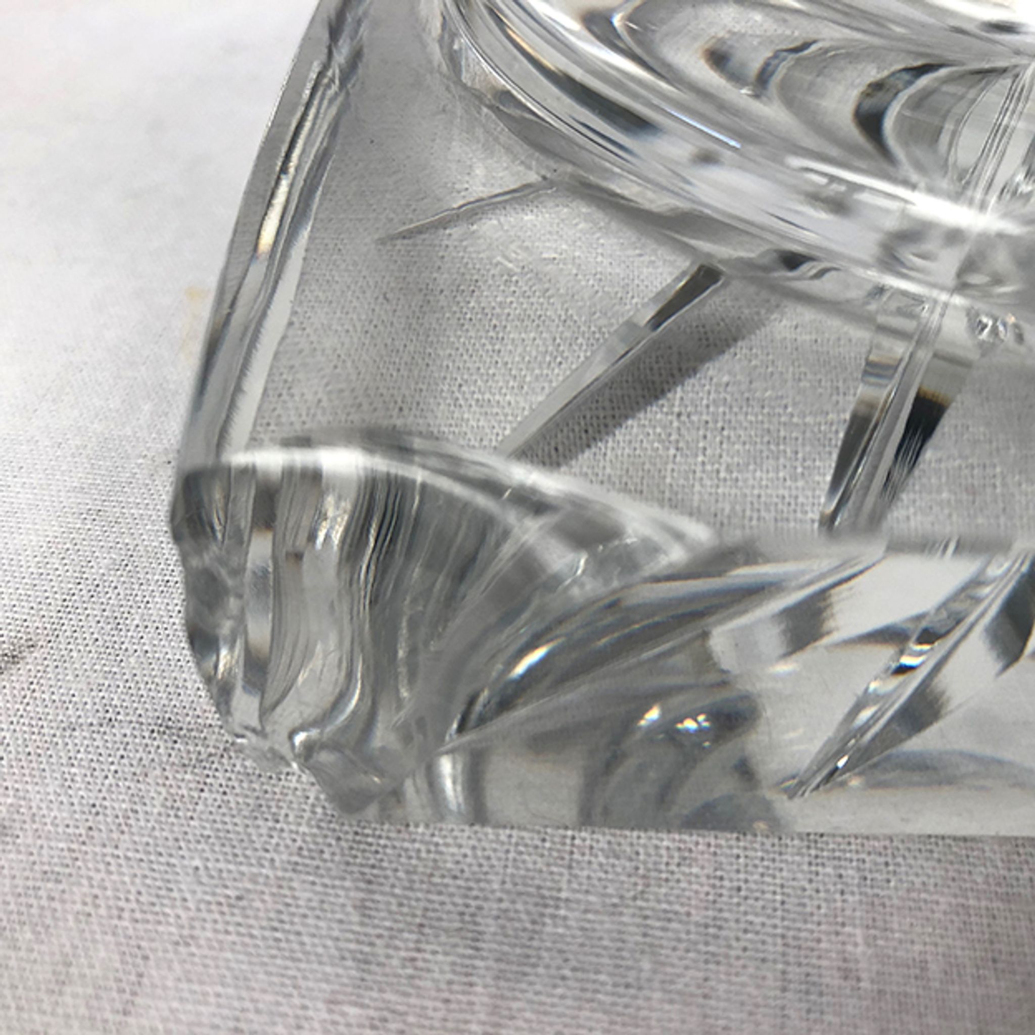 Coupe sur pied en cristal taillé