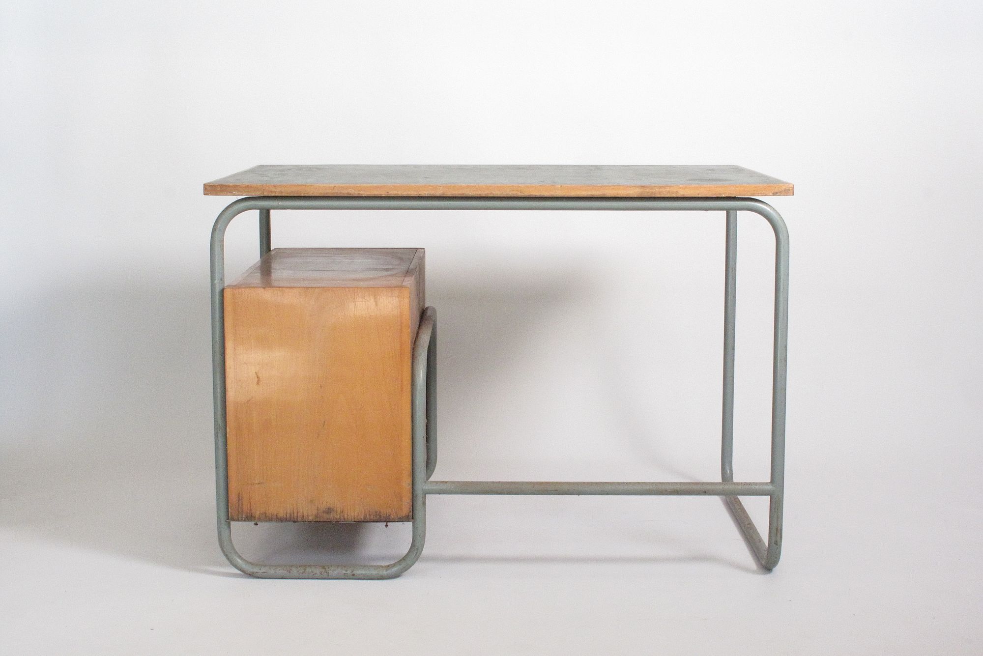 Tubular structure office - 1940s