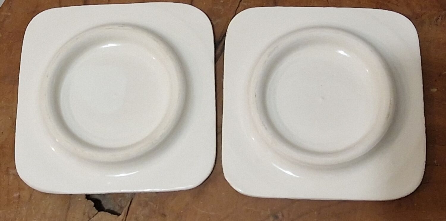 Duo of cyclamen bottle underwear