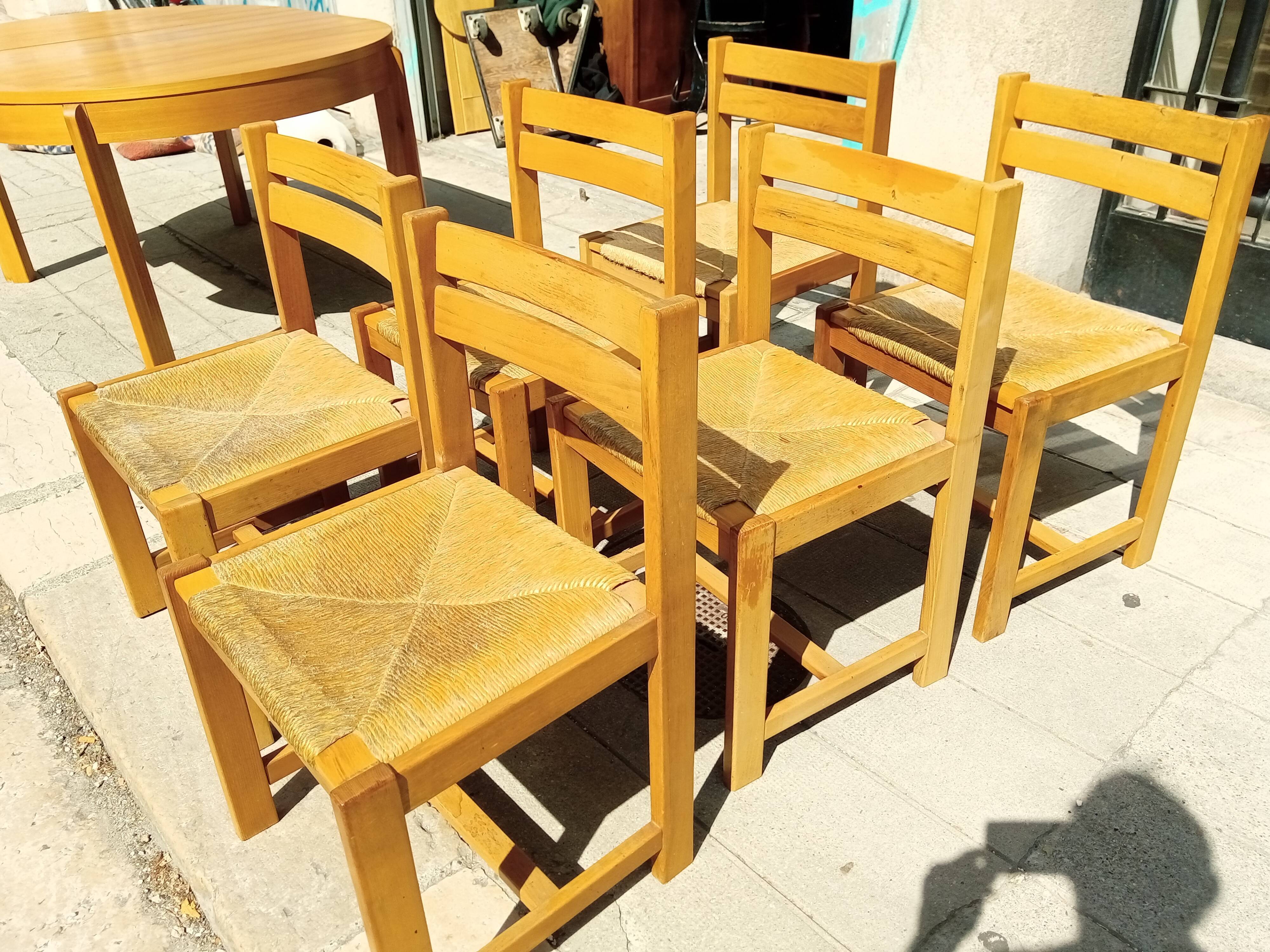 Table and six chairs in elm. Vintage