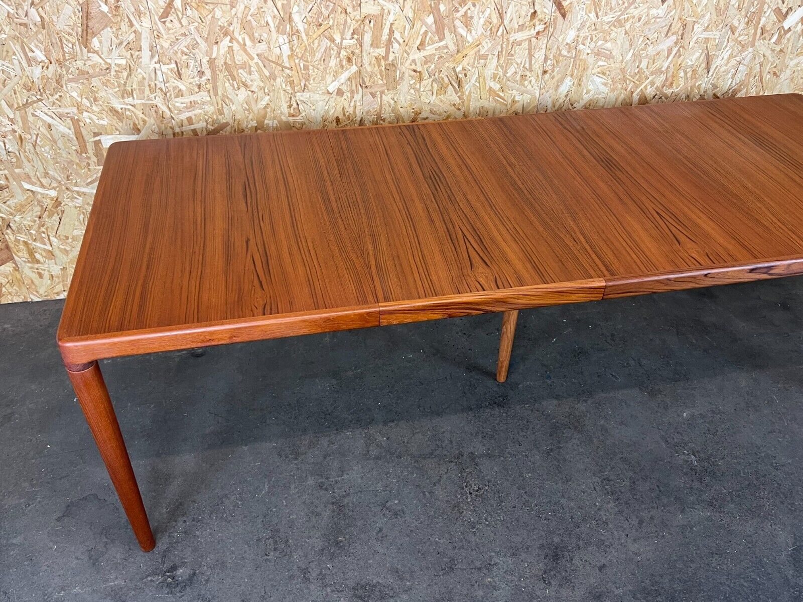 Teak dining table danish design, 60s 70s
