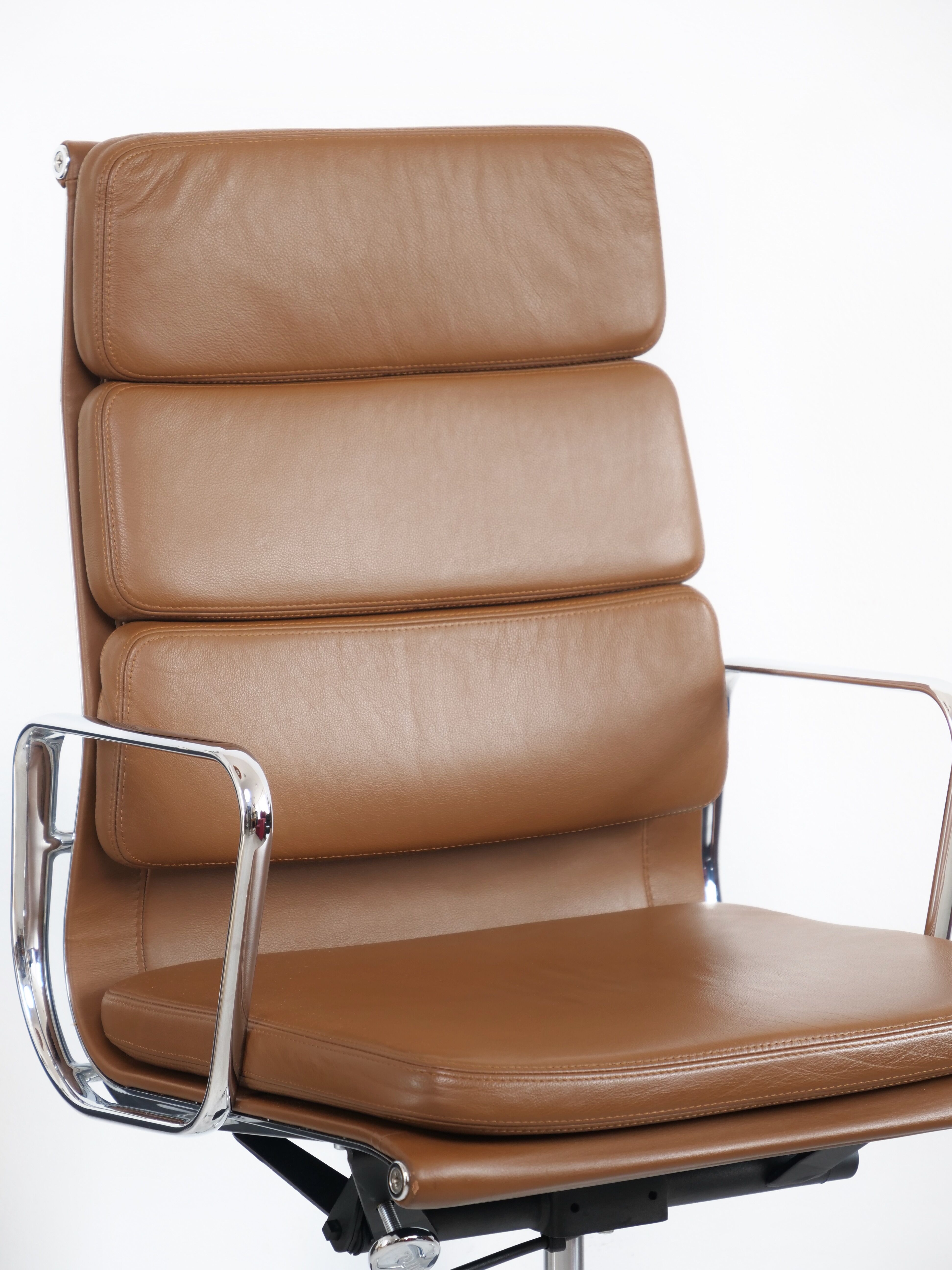 Eames EA 219 Vitra leather office chair