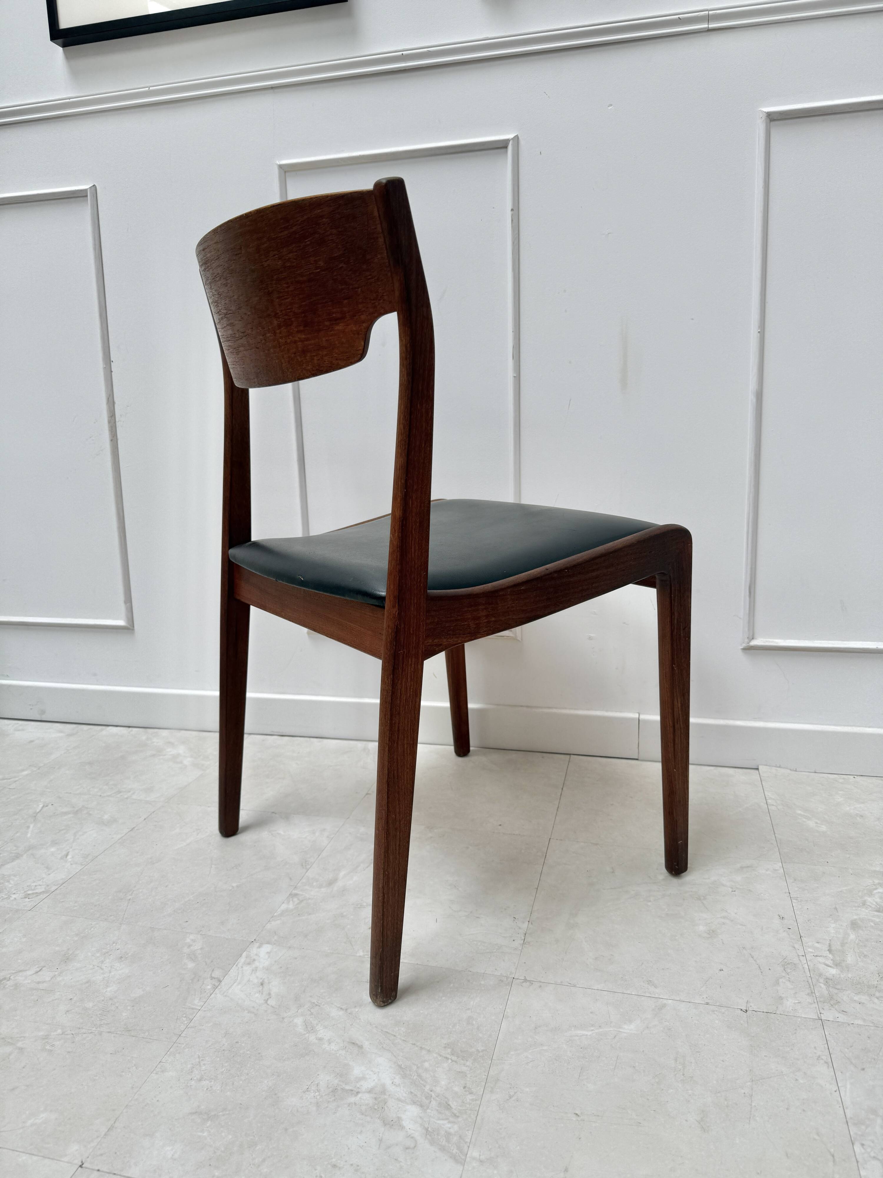 Chaise scandinave en teck