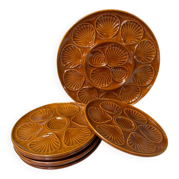 Shell-shaped plates and dishes set