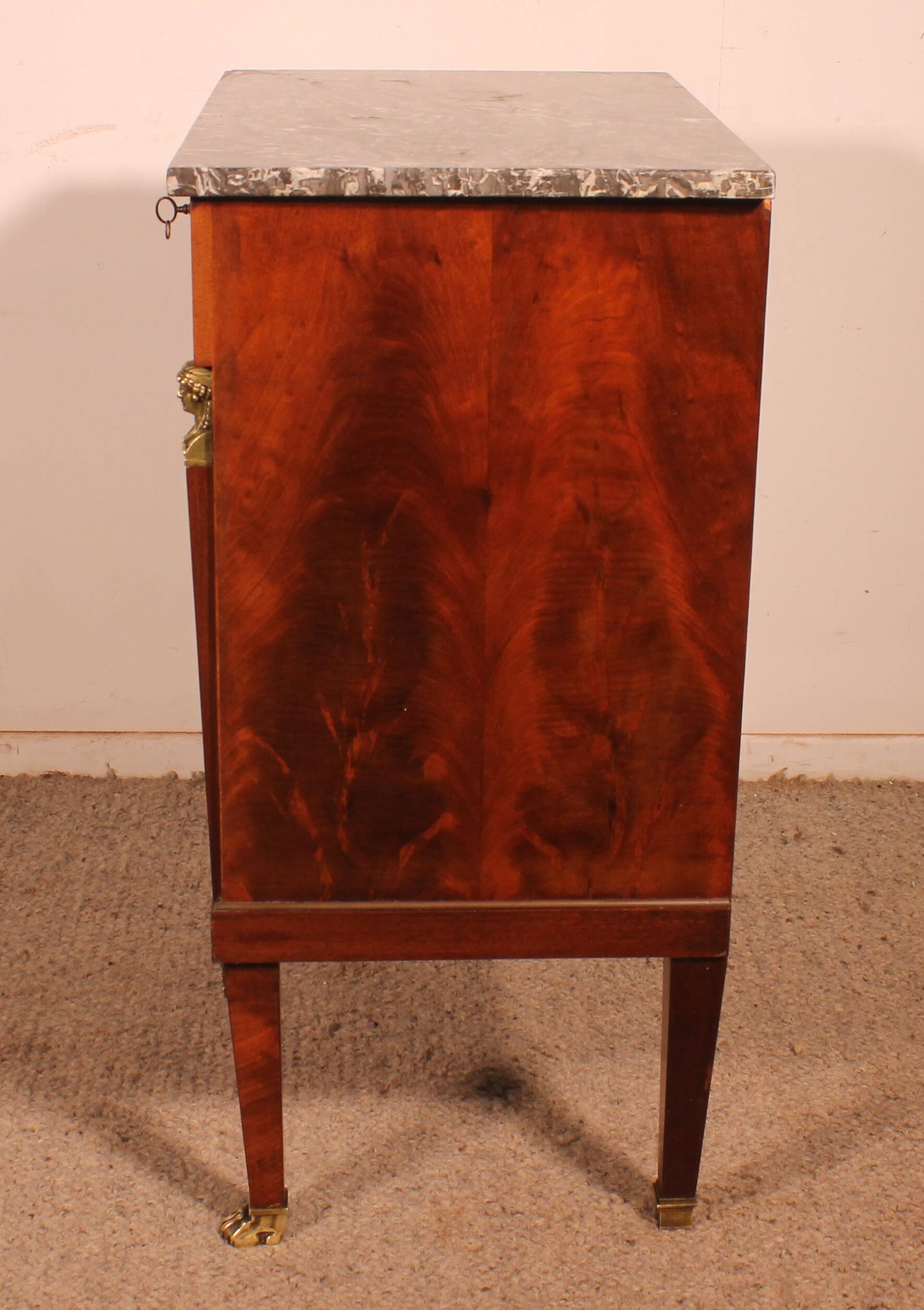 small jump commode in mahogany in Empire style
