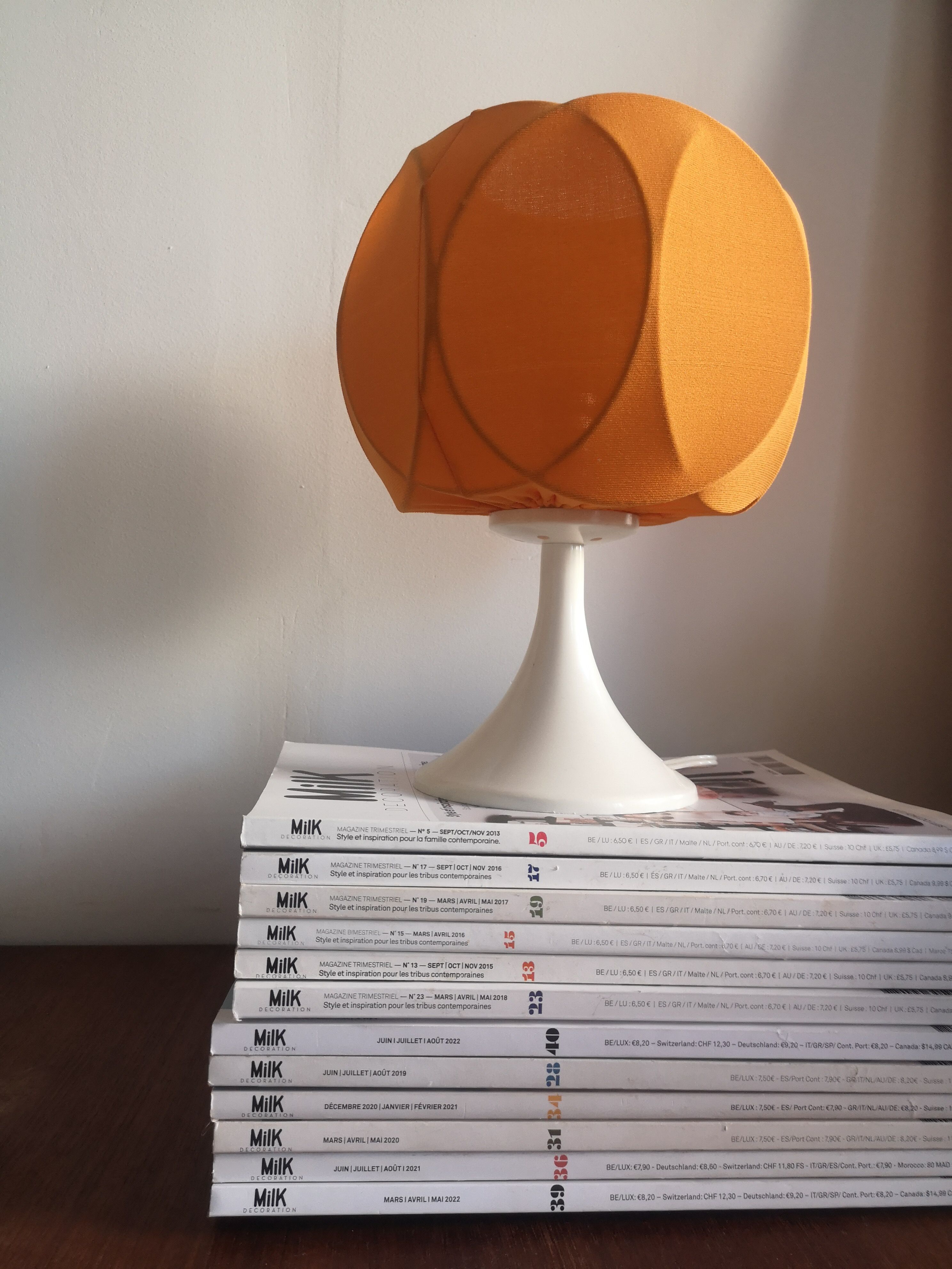 Lampe de table tulipe design space age 1960