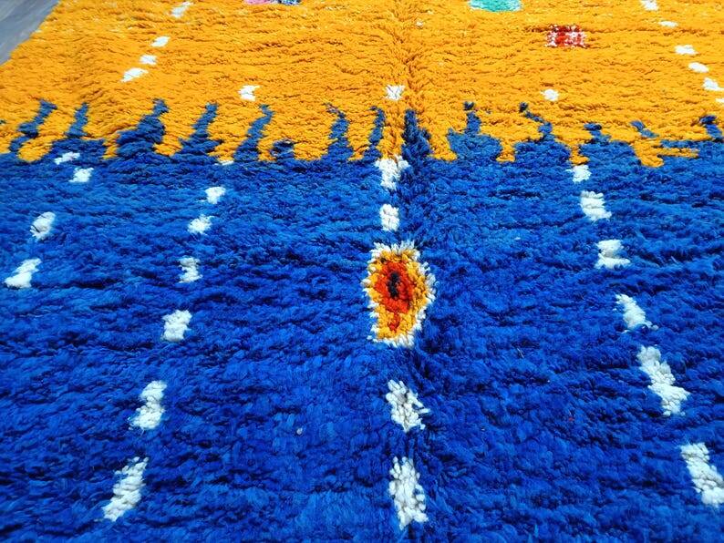 Traditional Berber Moroccan rug 250cm x 150cm